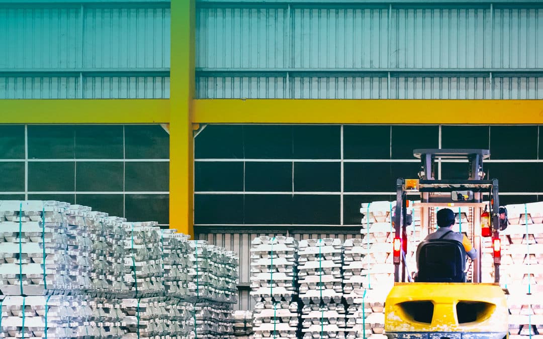 Tantangan Persediaan Bahan Baku Manufaktur di Era Volatil
