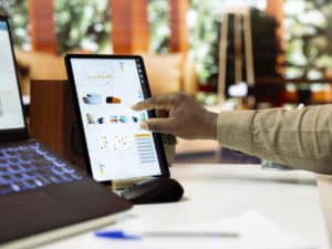 Bagaimana Aplikasi Keuangan Dapat Membantu Meningkatkan Efisiensi Operasional Bisnis?